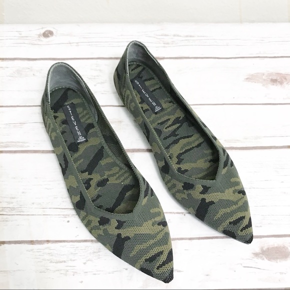 steve madden camo flats